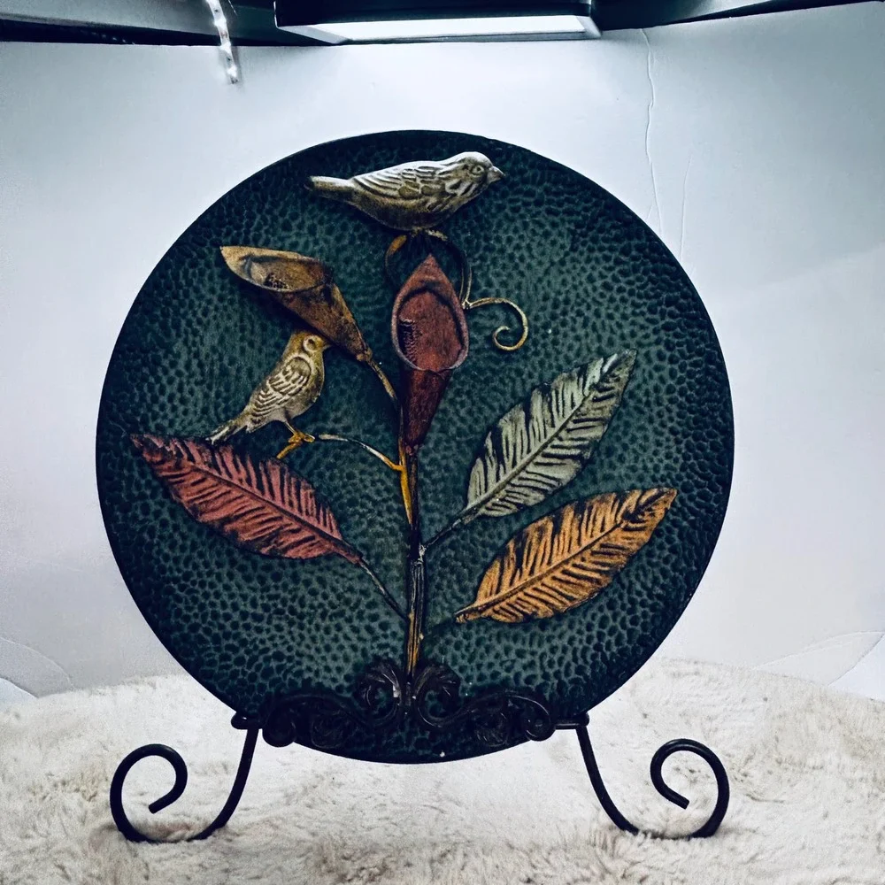 Round Metal Wall Art Plate Birds Calla‎ Lily Leaves Textured Green Gold Rustic